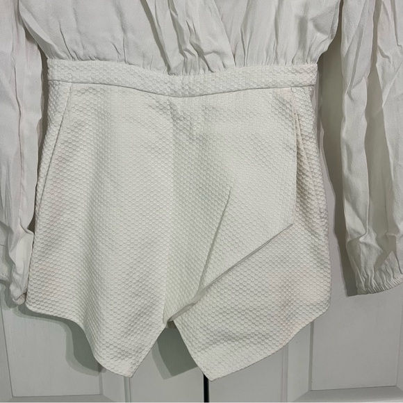 Lovers + Friends Radiance White Ivory Long Sleeve Skort Romper Size S - Picture 8 of 10